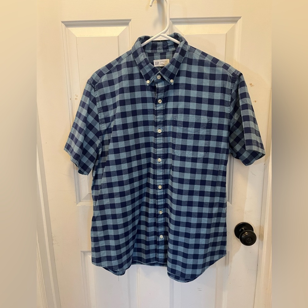 LIKE NEW Gap Men’s Standard Fit Stretch Button Down Shirt - Skool Blue - Large